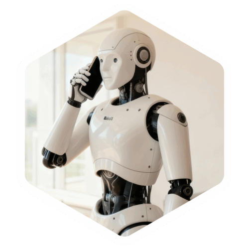 Humanoider Serviceroboter telefoniert in einem modernen, hellen Raum – futuristische KI-Technologie im Einsatz.